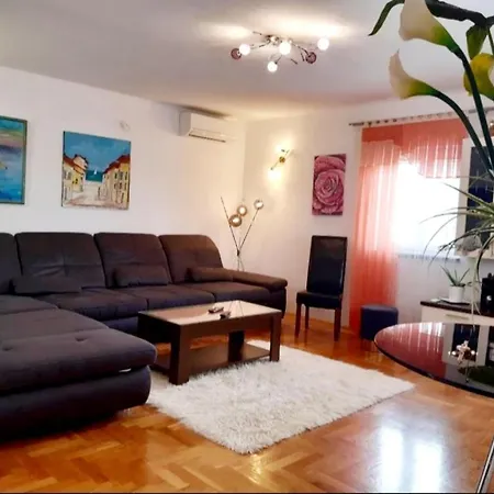 Antonella Fasana Apartment *